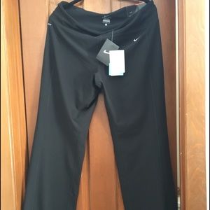NWT women’s large Nike Dri-fit pants